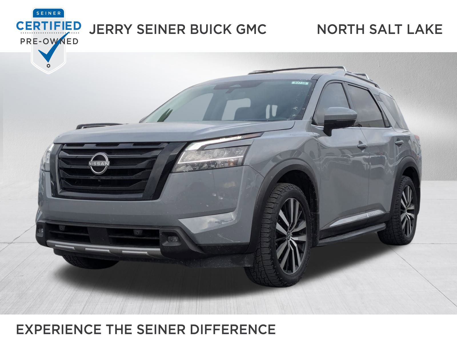 2023 Nissan Pathfinder Platinum's photo