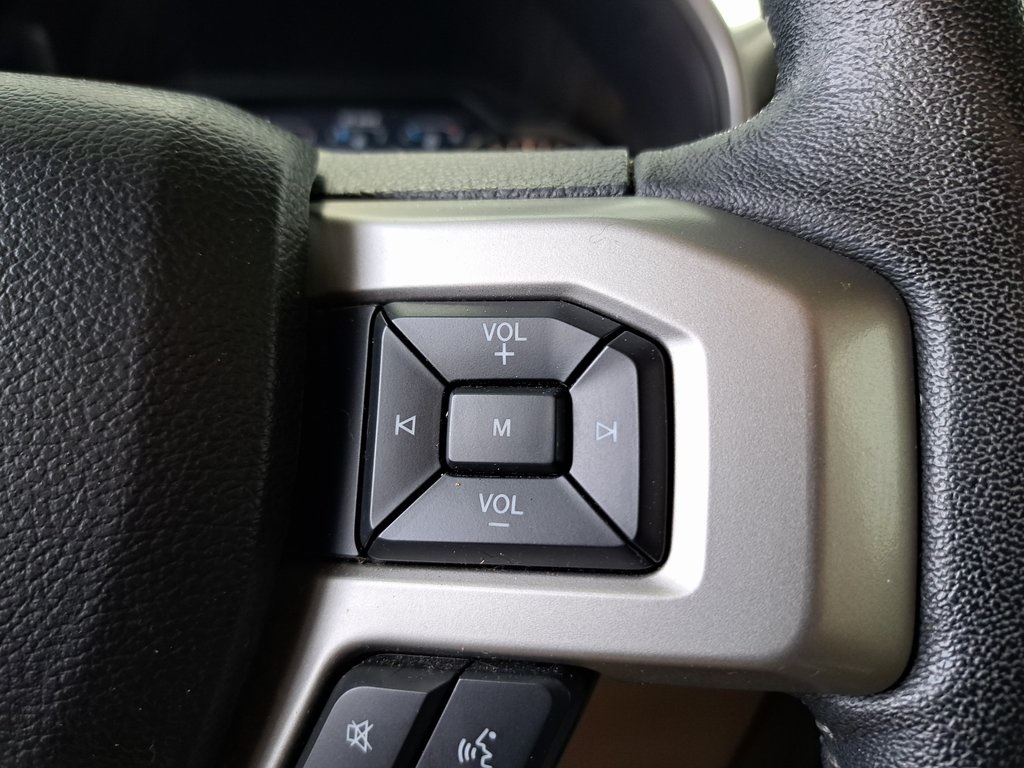 2017 Ford F-150 Lariat photo 18