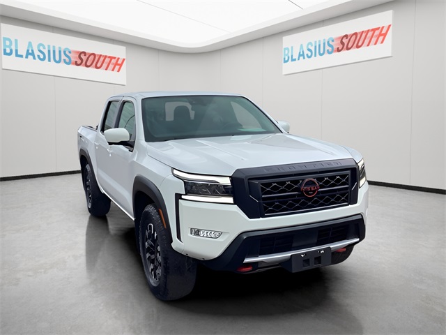 2024 Nissan Frontier PRO-4X's photo