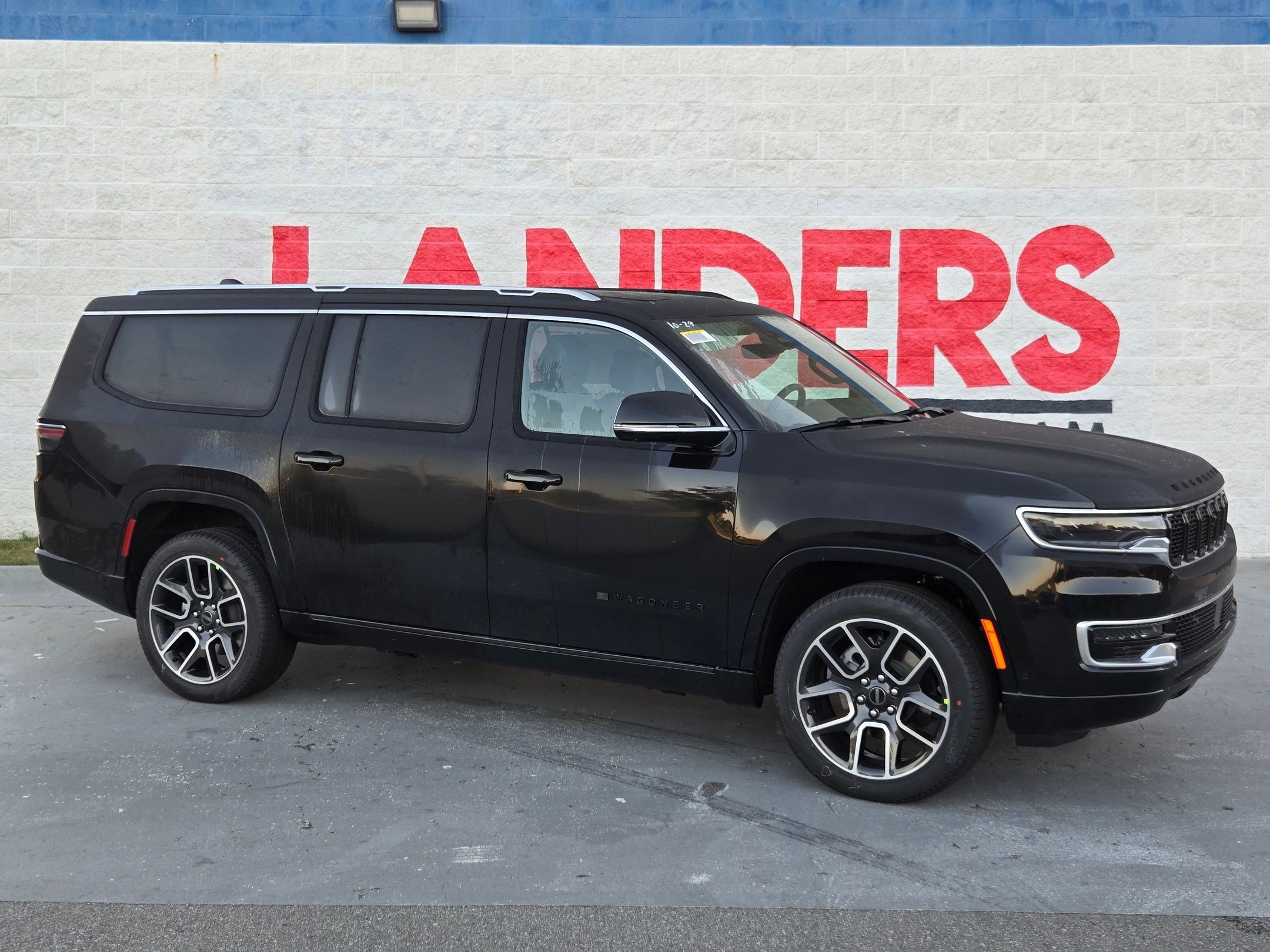 2025 Jeep Wagoneer L Series III's photo