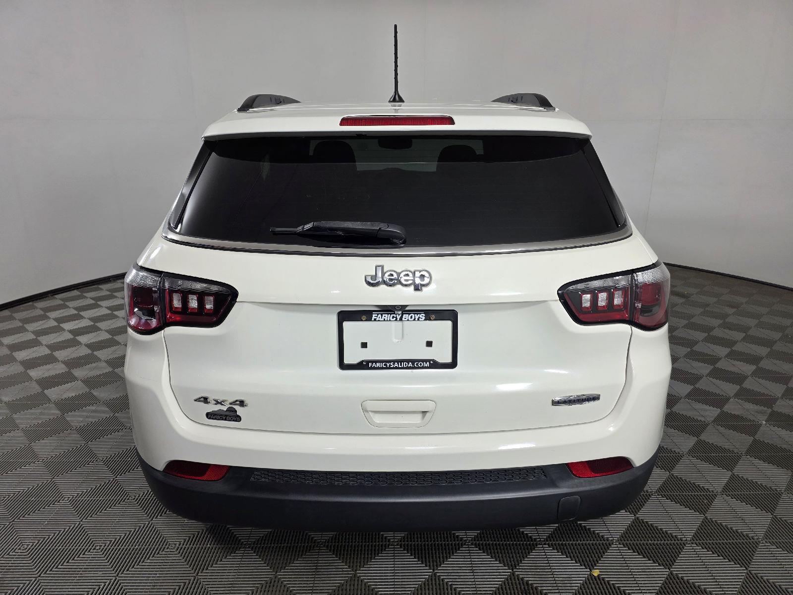 2018 Jeep Compass Latitude photo 3