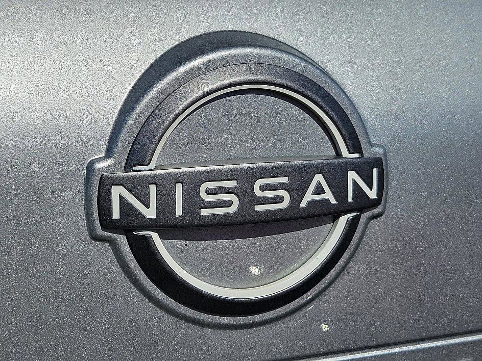 2023 Nissan Rogue SV photo 10