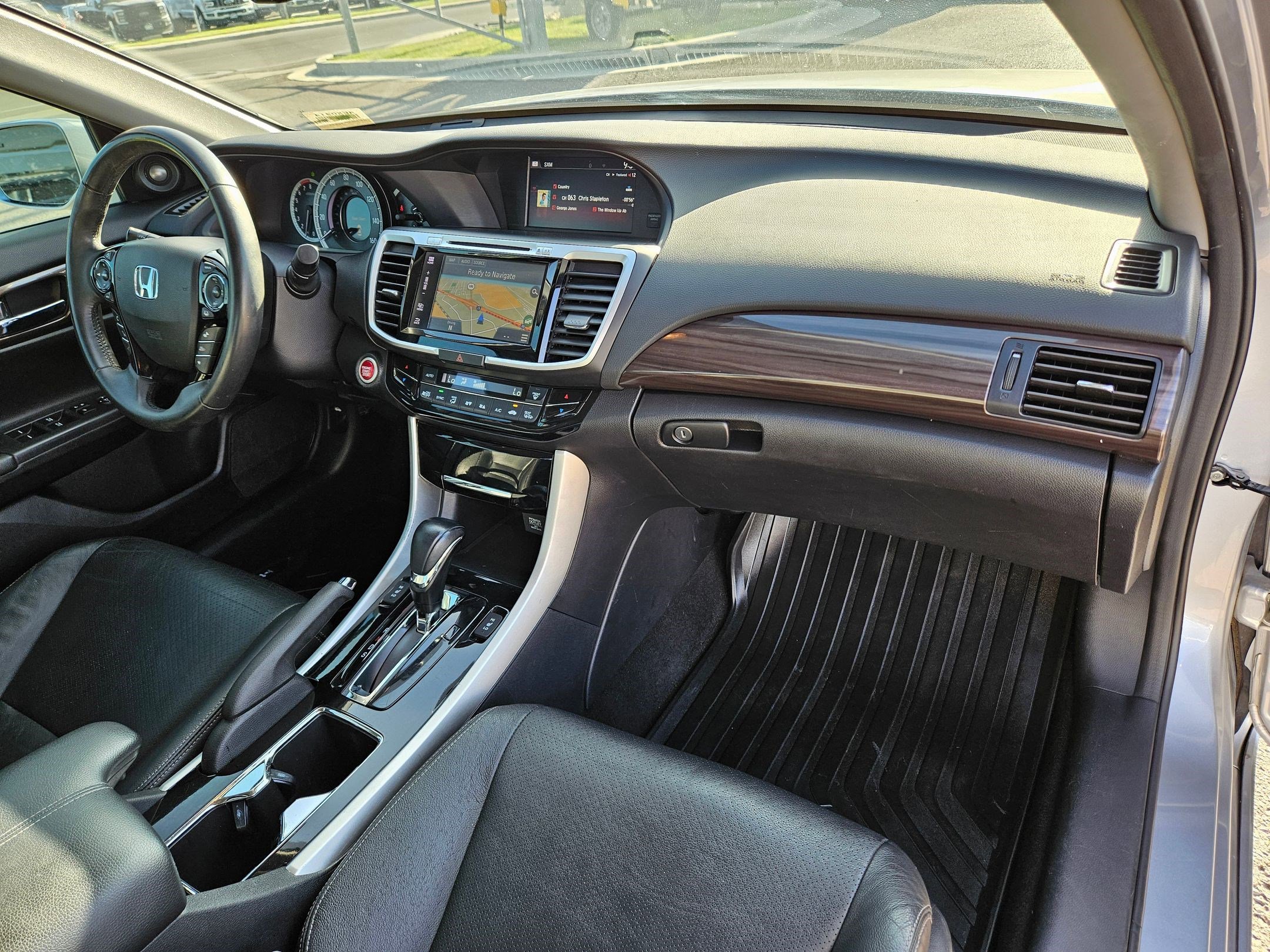2017 Honda Accord Touring photo 31