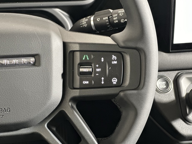 2025 Land Rover Defender 110 S photo 26