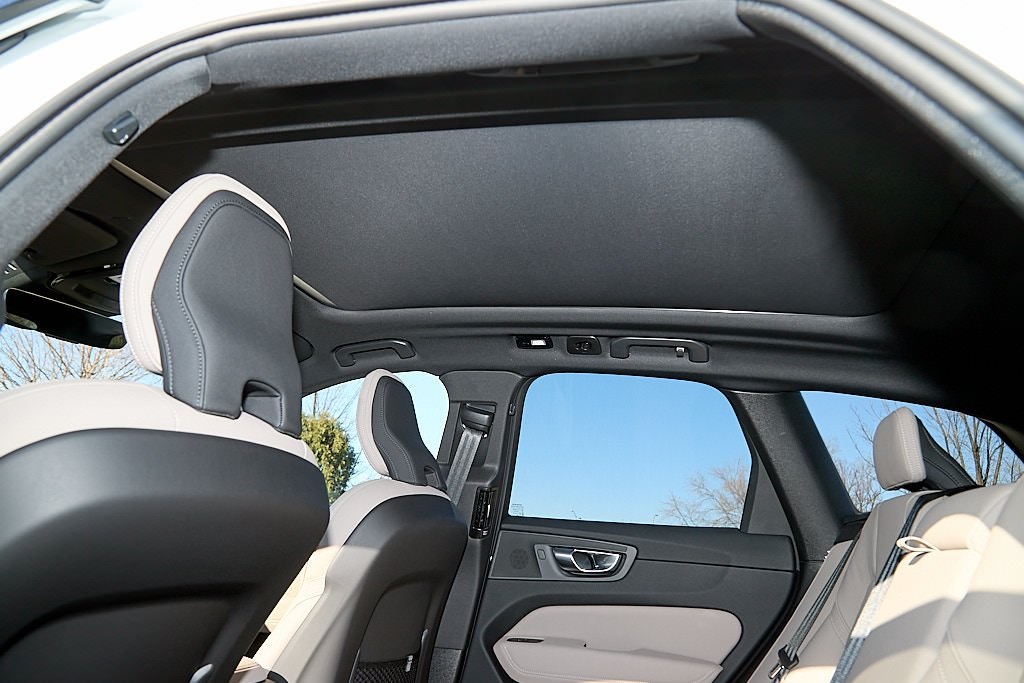 2026 VOLVO XC60 - Image 18