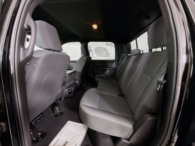 New 2024 Diamond Black Crystal Pearl-Coat Exterior Paint RAM Tradesman image 22