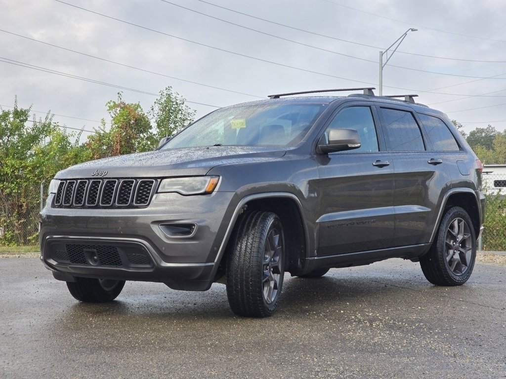 2021 Jeep Grand Cherokee Anniversary Edition photo 4