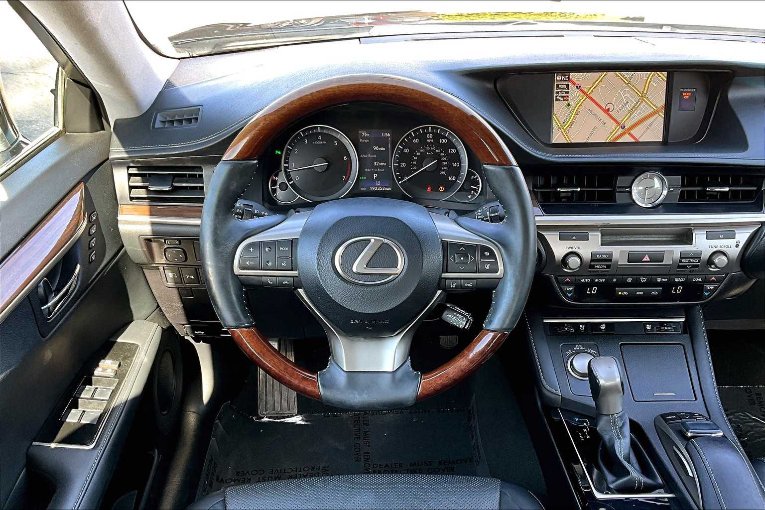 2017 Lexus ES 350 photo 5