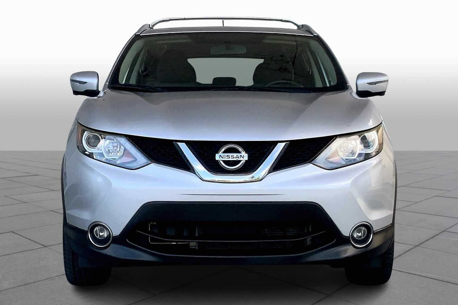 2017 Nissan Rogue Sport SV photo 3