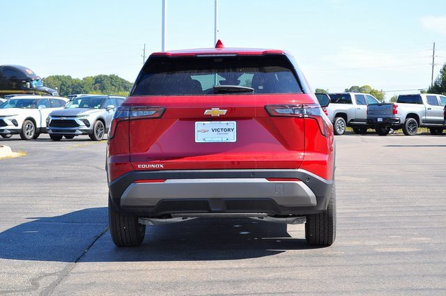 2025 Chevrolet Equinox LT photo 4