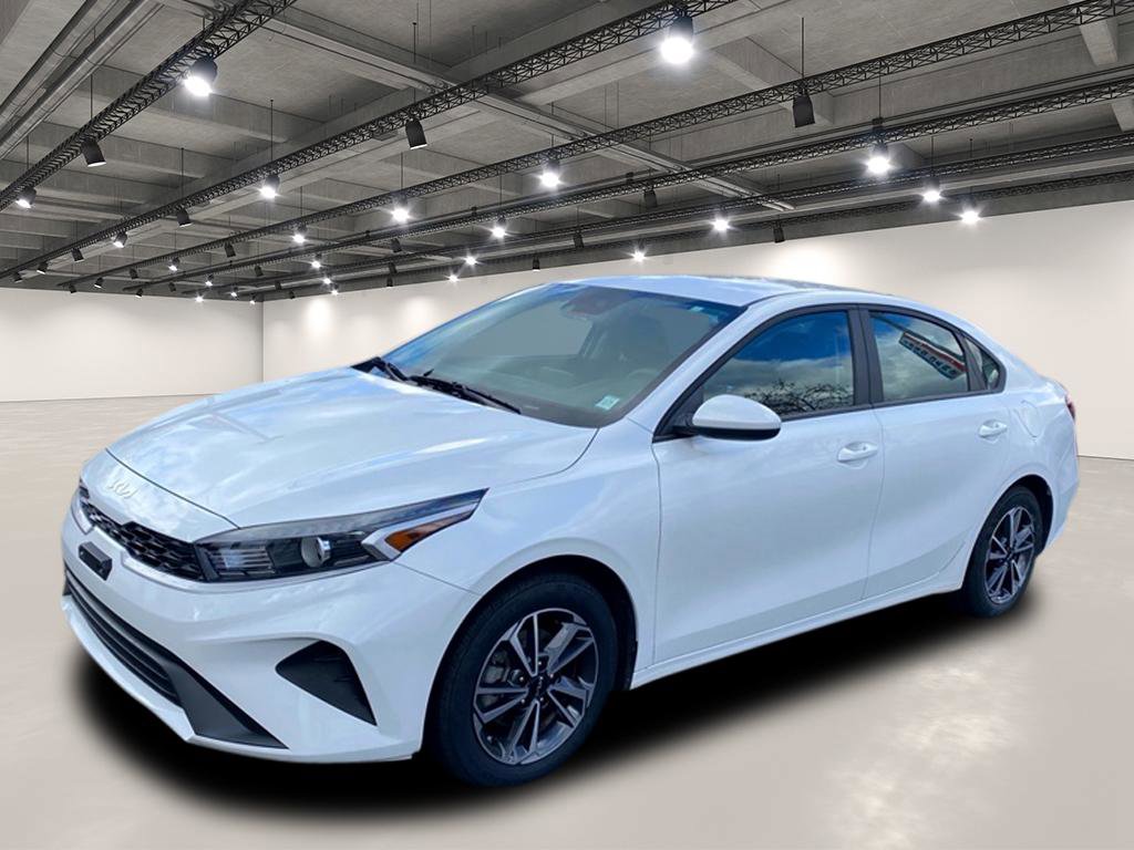 2023 Kia Forte LXS photo 3