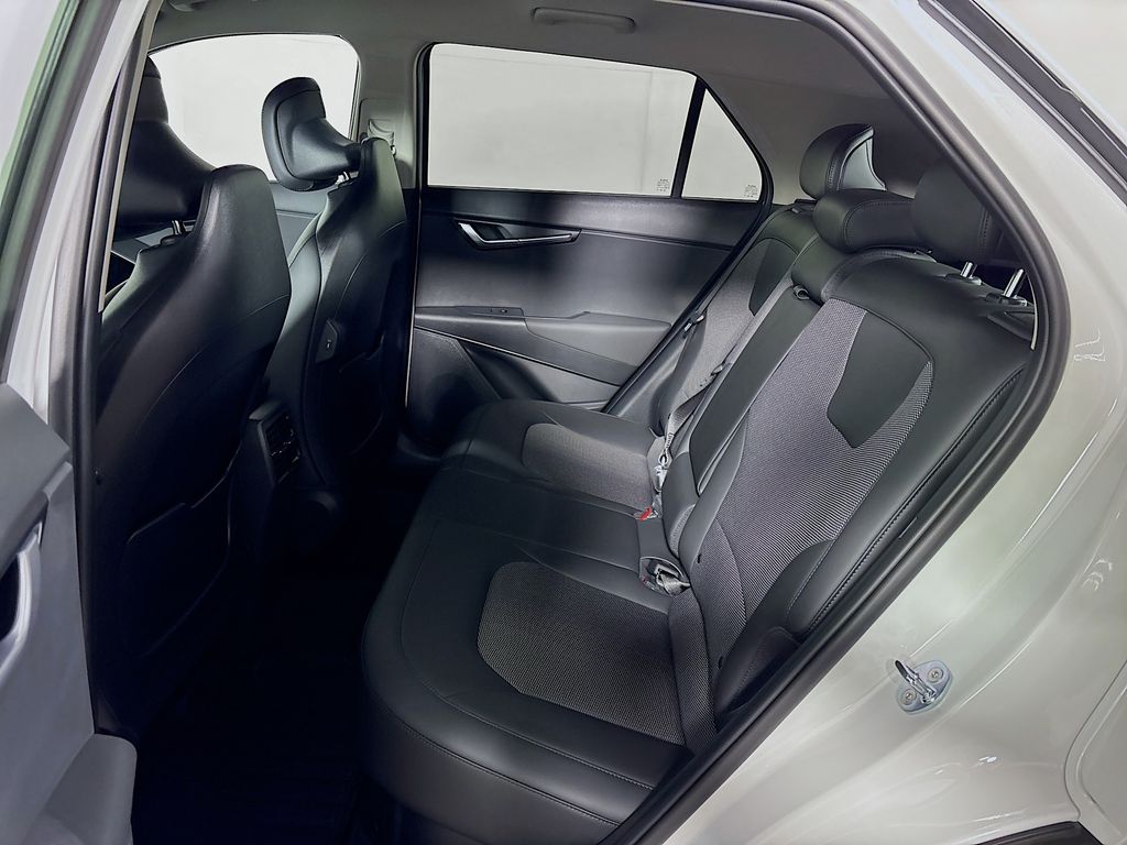 2025 Kia Niro EX Touring photo 19
