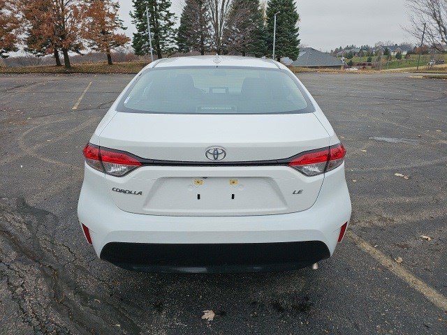 2024 Toyota Corolla LE photo 4