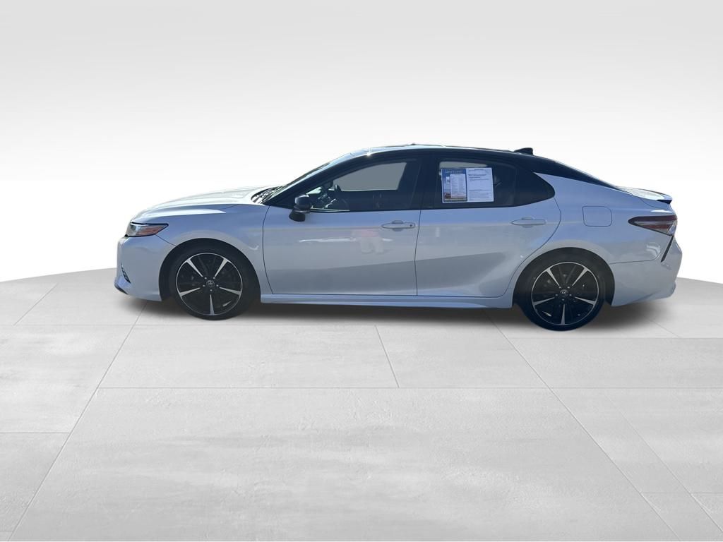 2019 Toyota Camry XSE photo 2