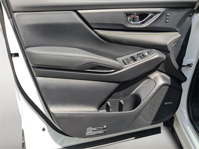 2025 Subaru Ascent Onyx Edition Touring photo 8