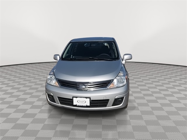 2010 Nissan Versa 1.8 S photo 2