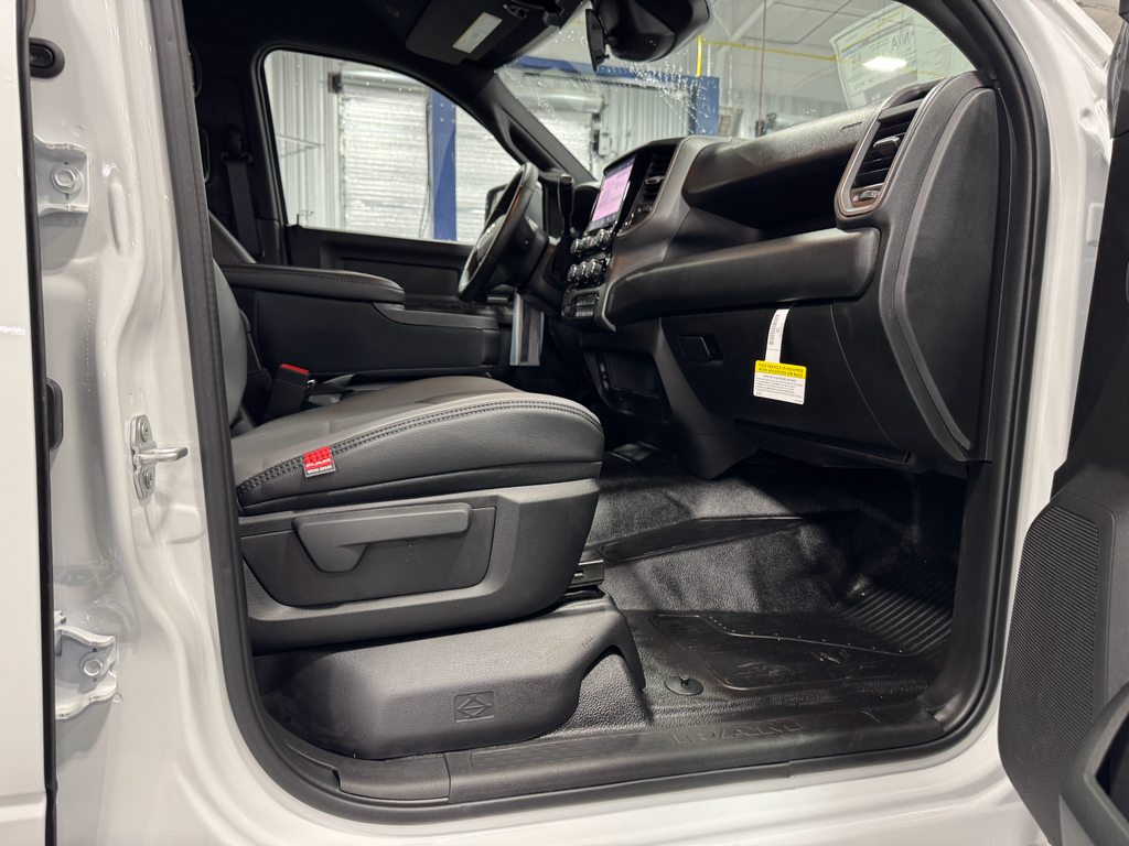 2025 Ram 4500 Tradesman photo 8