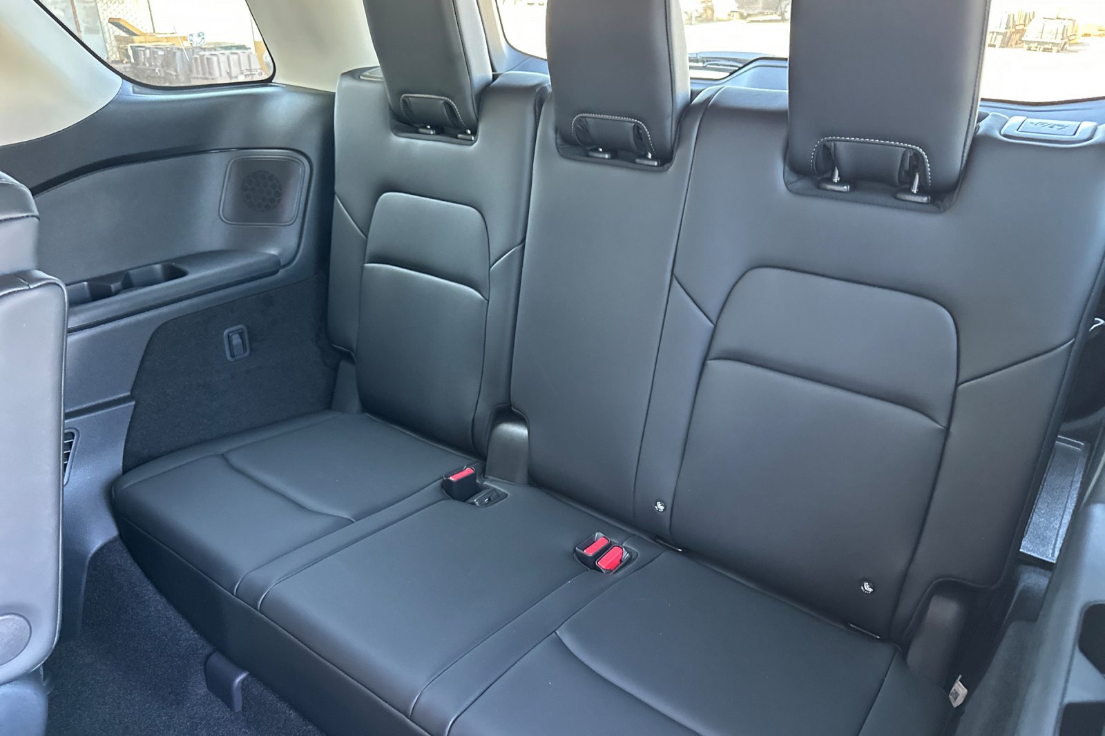 2025 Nissan Pathfinder Platinum photo 15