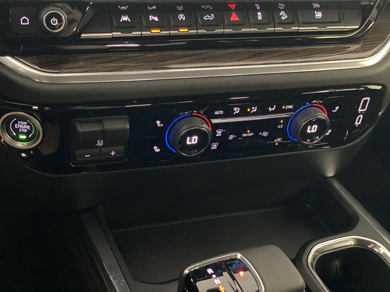 2025 Chevrolet Silverado 1500 RST photo 14