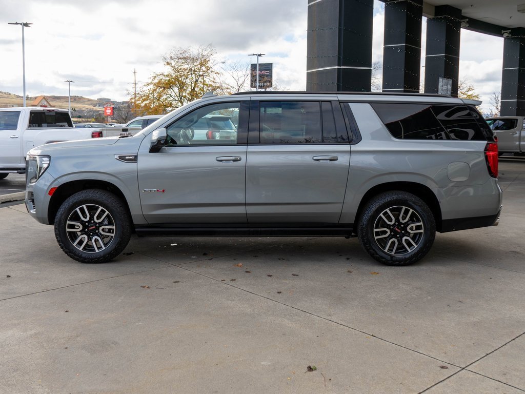 2023 Gmc Yukon XL AT4 photo 3