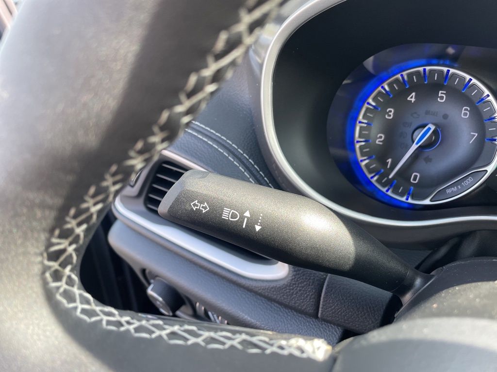 2025 Chrysler Pacifica photo 19