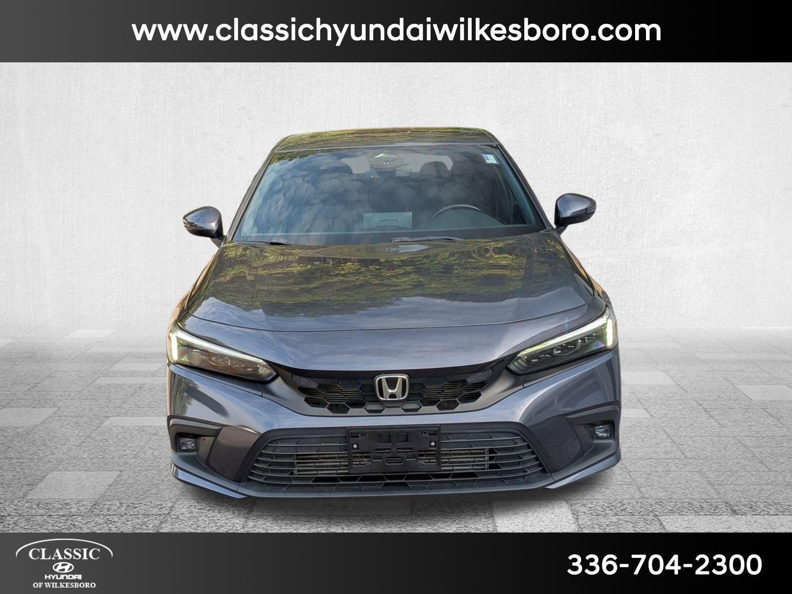 2022 Honda Civic Hatchback Sport Touring photo 2