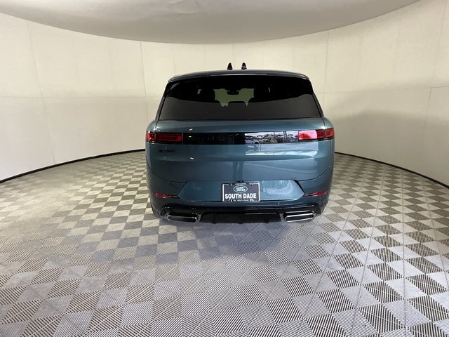 2025 Land Rover Range Rover Sport SE photo 3