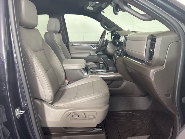 2023 Chevrolet Silverado 1500 LTZ photo 4