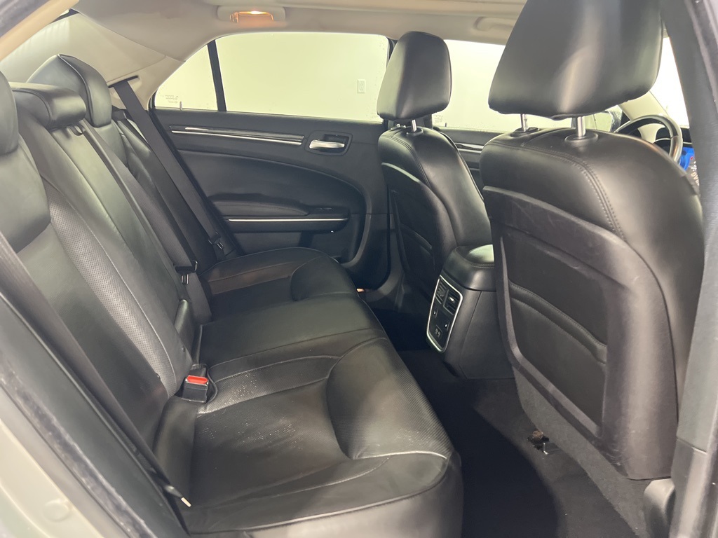 2020 Chrysler 300 Limited photo 27