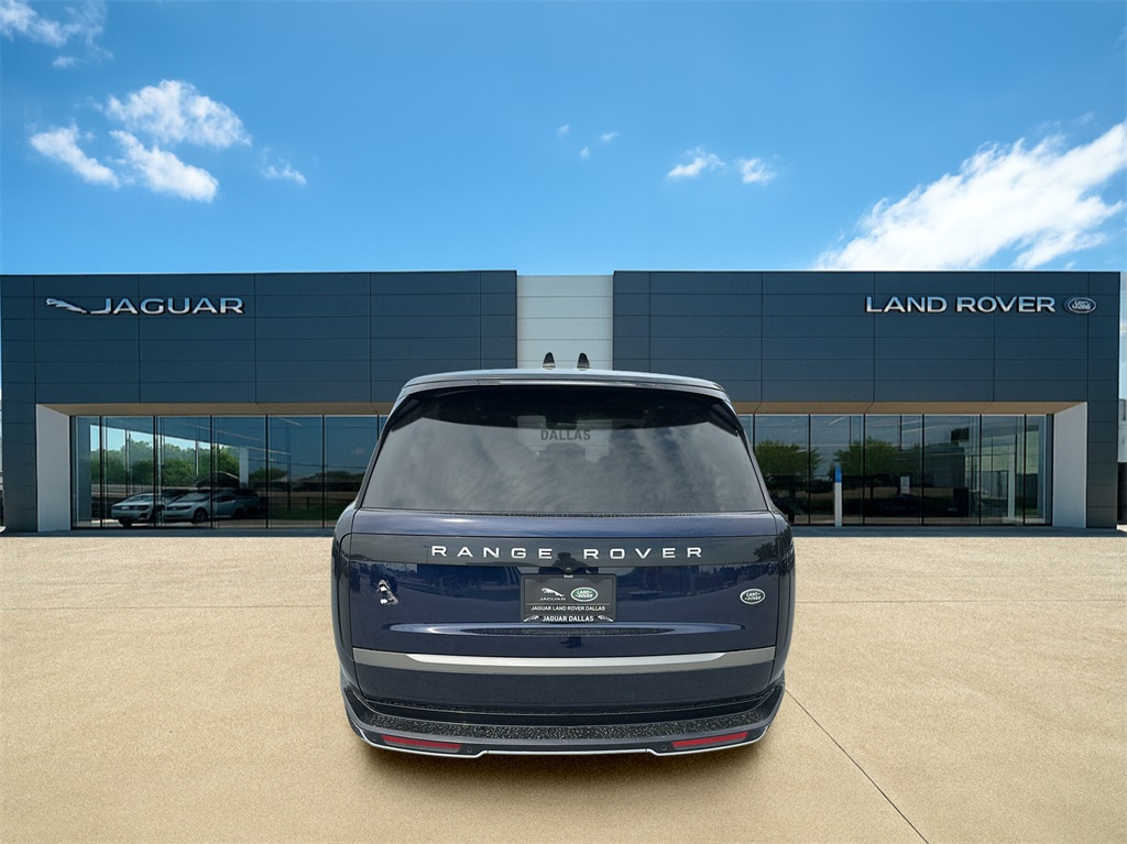 2023 Land Rover Range Rover SE photo 2