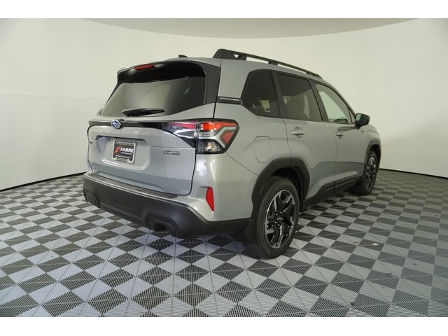 2025 Subaru Forester Premium photo 7