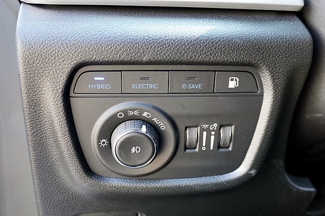 New 2023 Bright White Clear-Coat Exterior Paint Jeep 4xe image 27