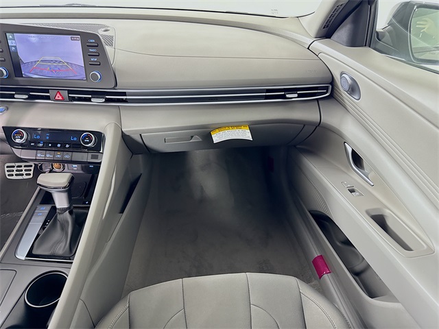 2025 Hyundai Elantra SEL Sport photo 26