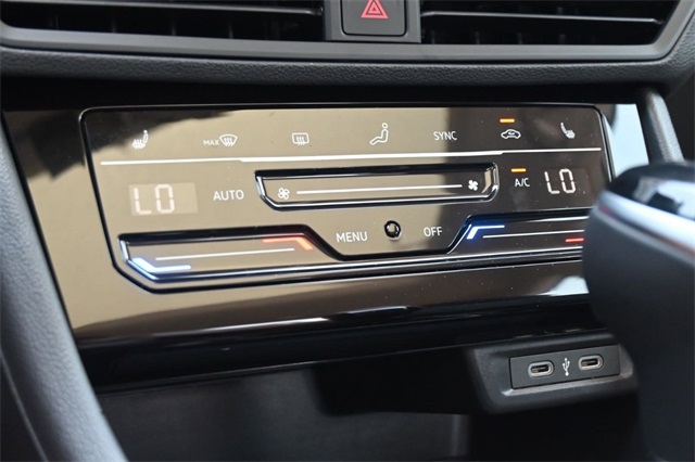 2025 Volkswagen Jetta 1.5T SE photo 16