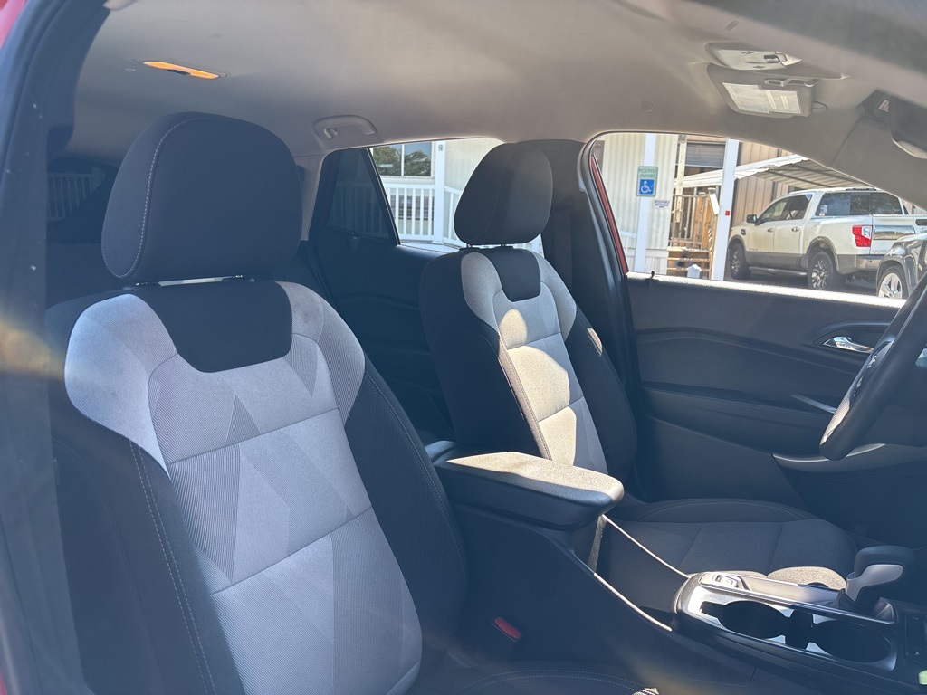2024 Chevrolet Trax LS photo 3