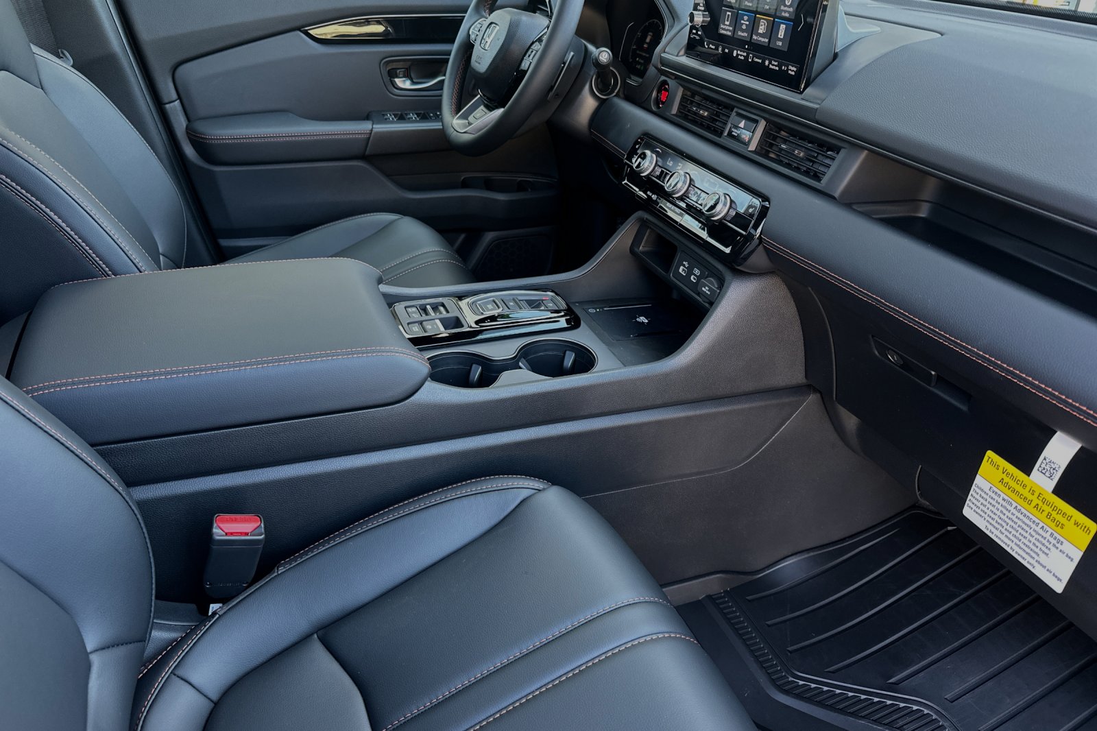 2025 Honda Pilot TrailSport photo 11