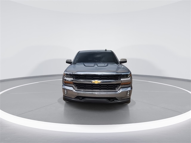 2017 Chevrolet Silverado 1500 LT photo 3