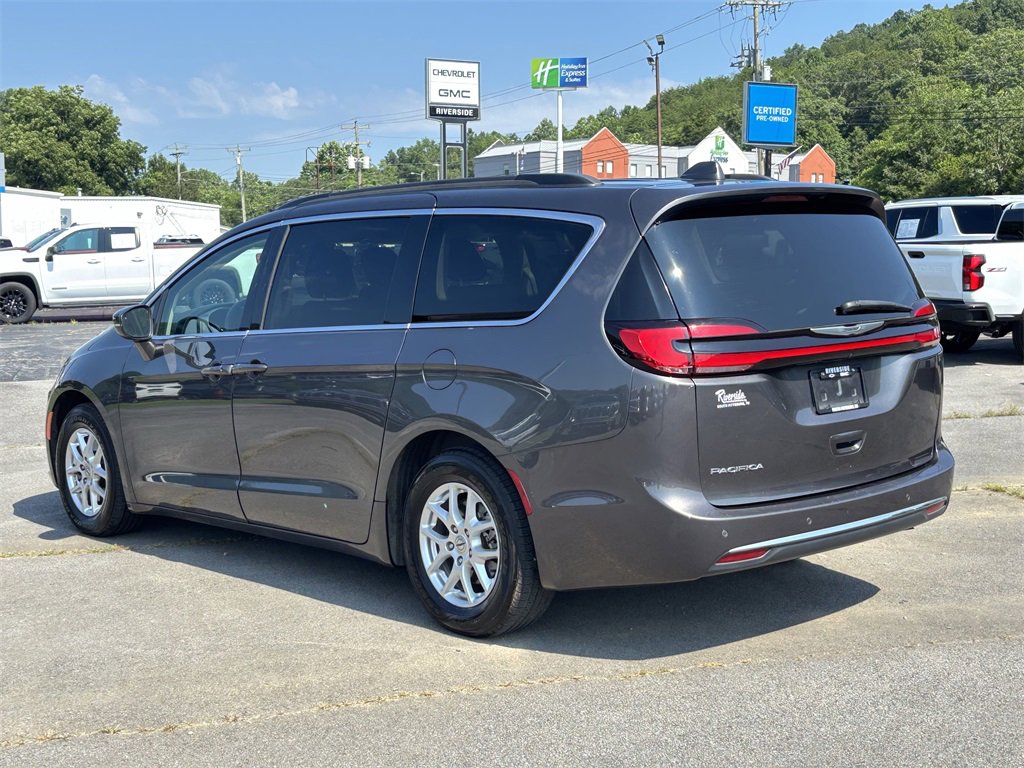 2022 Chrysler Pacifica Touring L photo 9