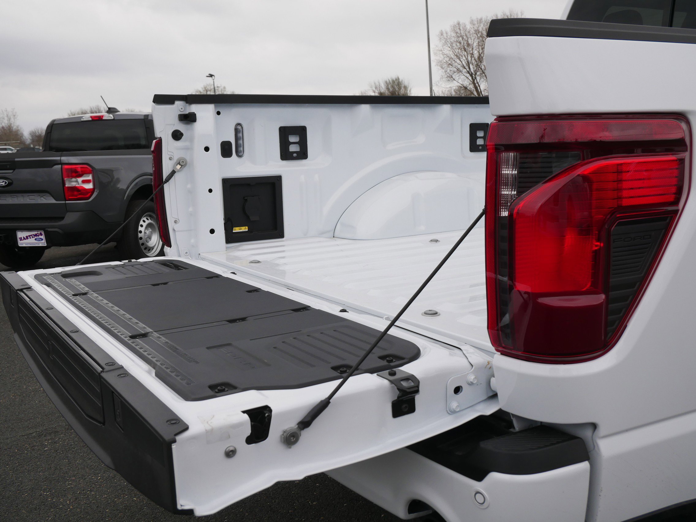 2025 Ford F-150 XLT photo 5