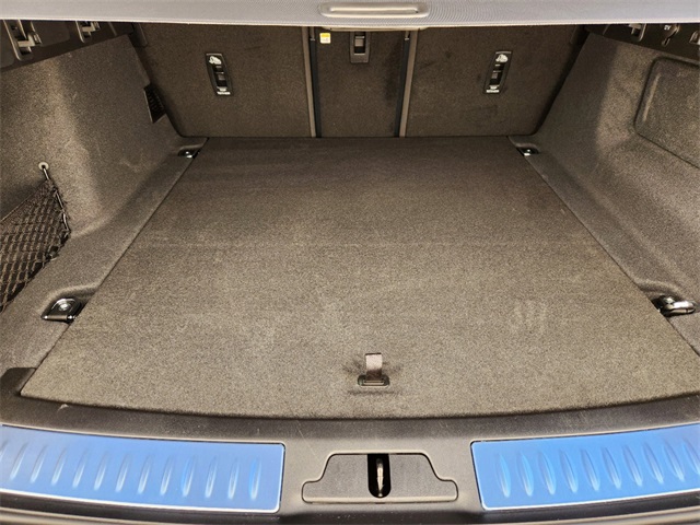2025 Land Rover Range Rover Velar SE photo 28