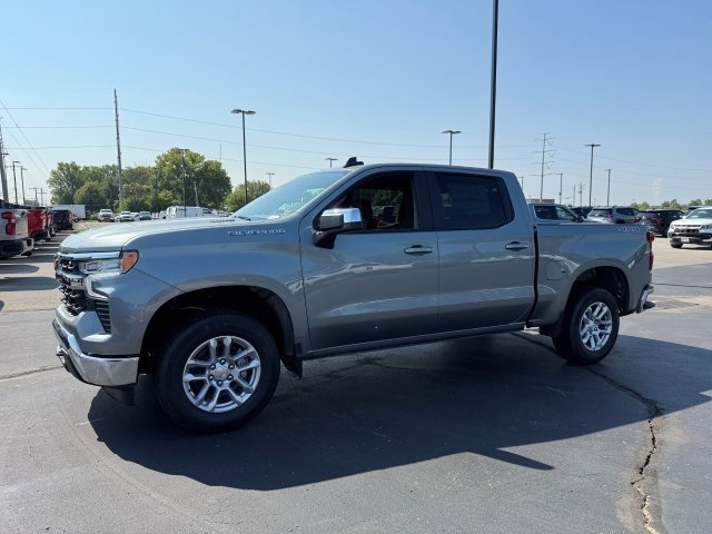 2026 Chevrolet Silverado 1500 LT photo 2