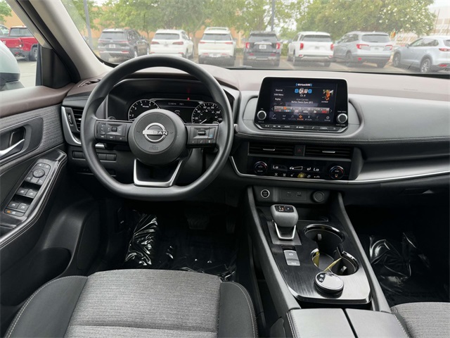 2023 Nissan Rogue SV photo 12