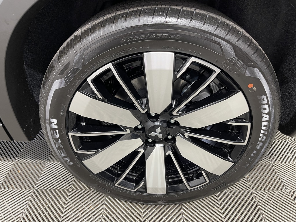 2025 Mitsubishi Outlander SE photo 36