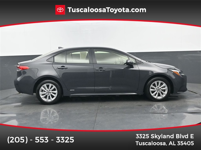 2025 Toyota Corolla LE's photo