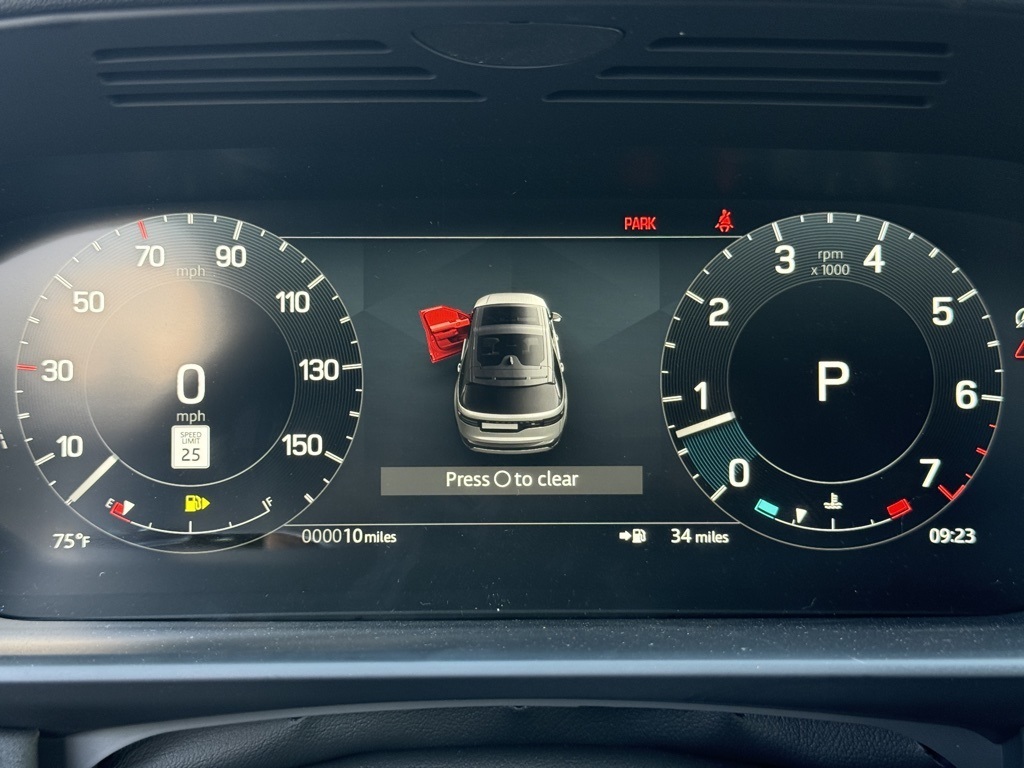 2025 Land Rover Discovery S photo 17