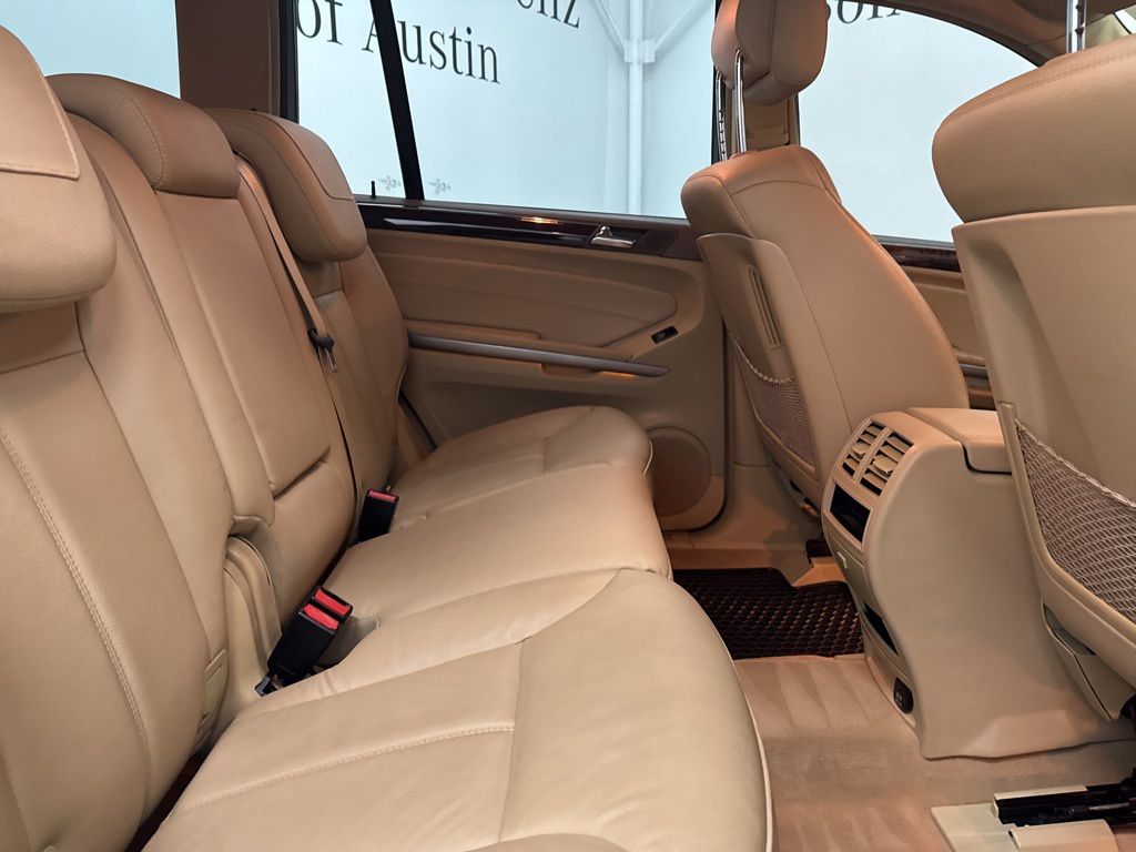 2011 Mercedes Benz GL 350 photo 24