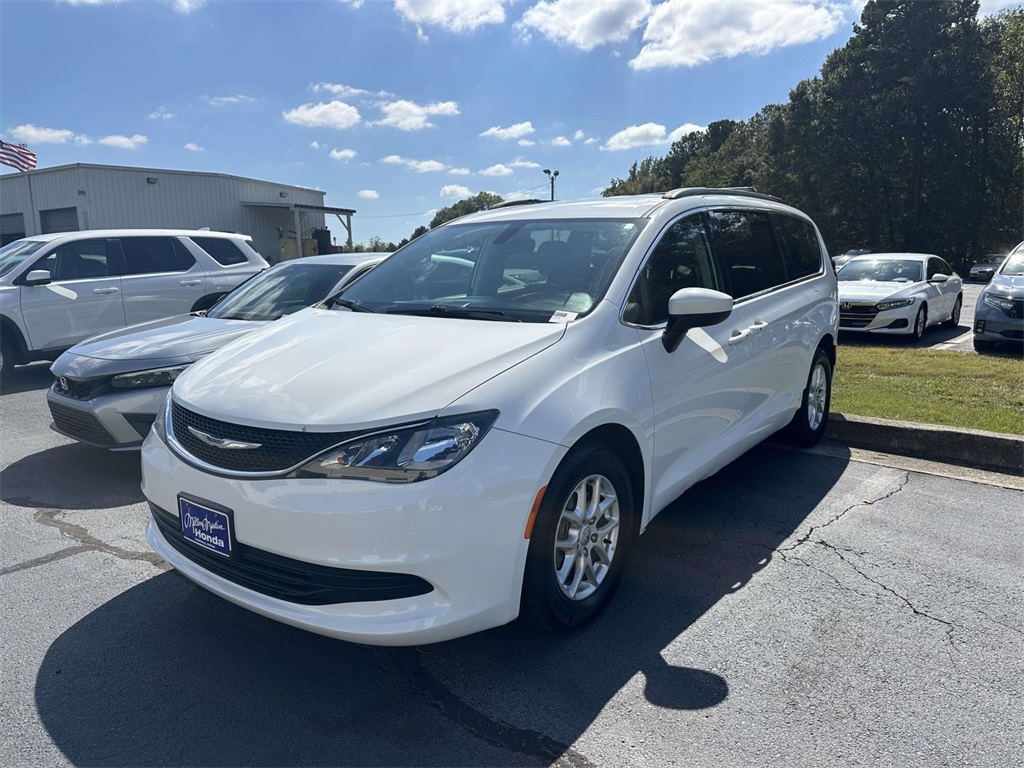 2020 Chrysler Voyager LXi photo 3