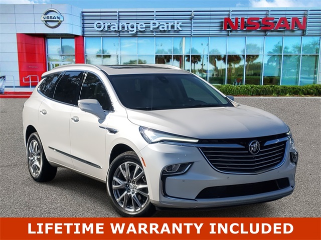 2024 Buick Enclave Essence's photo