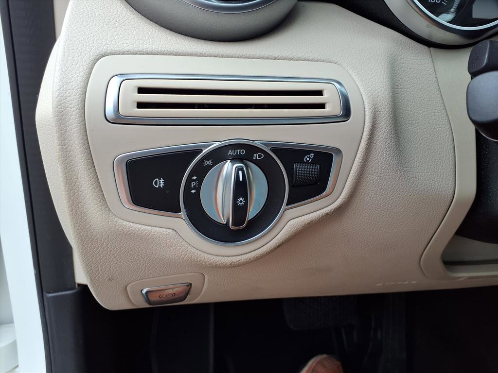 2018 Mercedes Benz C 300 photo 7