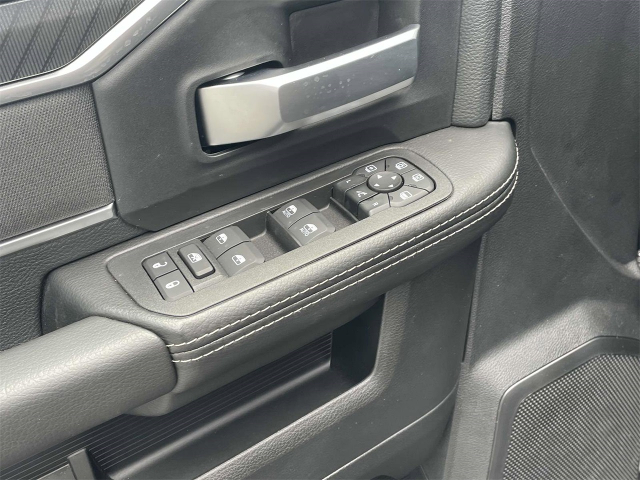 2025 Ram 2500 Big Horn photo 23